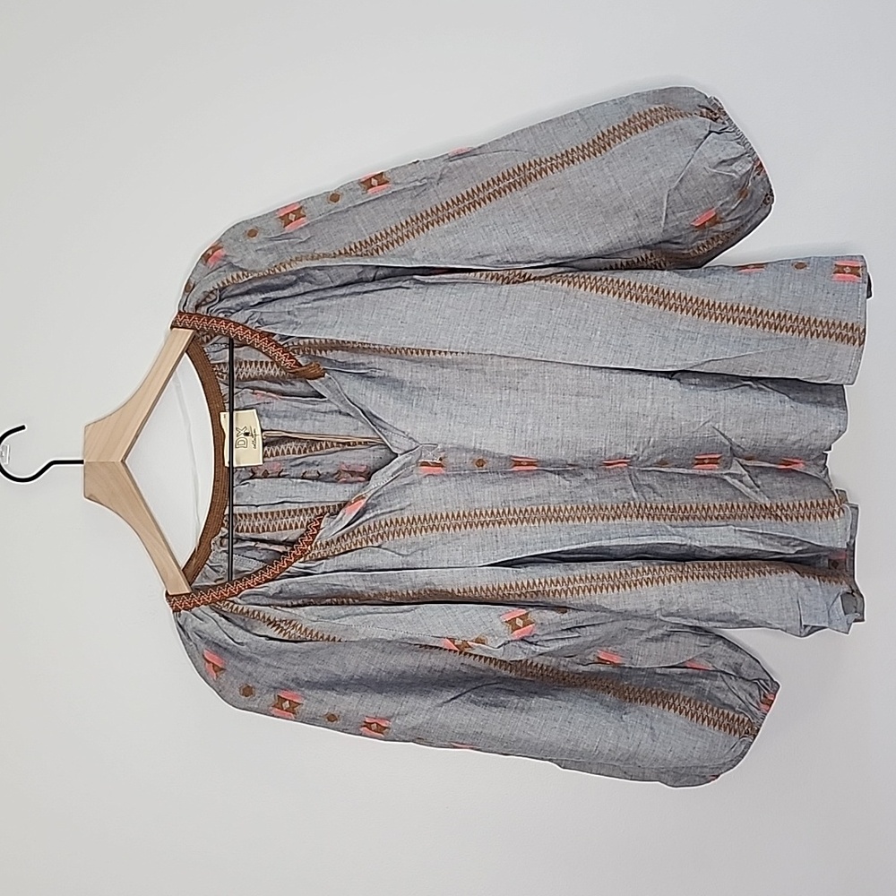 DX collection Embroidered Top Size Small